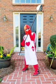 Alice in wonderland costume ideas. An Easy Diy Alice In Wonderland Card Soldier Costume Hgtv
