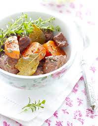 Bœuf Bourguignon Facile Thermomix Pour 6 Personnes Recettes Elle A Table Recette Bourguignon Facile Boeuf Bourguignon Facile Alimentation