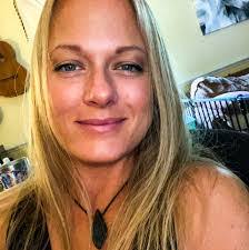 Bethany Meade's Instagram, Twitter & Facebook