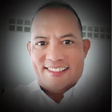 Bruce Santos's Instagram, Twitter & Facebook