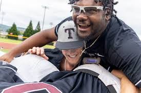 Braden Kay's Instagram, Twitter & Facebook