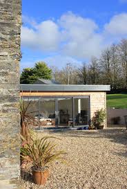 Garden Room Extension Garden Gardenroom Room Flat Roof Cladding Plants Pots Terracotta Link Bui Roof Design Flat Roof House Flat Roof House Designs
