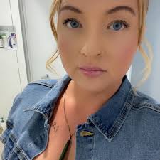 🤱 Midwives across Mackay Hospital and Health Service are today being  celebrated for their dedication and contributions to maternal and newborn  health. Mackay HHS Women's Health Unit nurse unit manager Seana Clarke