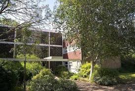 On The Market First Floor Apartment In The 1950s Eric Lyons Designed Parkleys Development In Ham Richmond Surrey House Styles Surrey Design