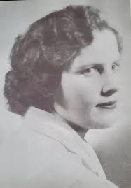 Hi everyone, is there any chance someone could sharpen and colourise this  picture please, I'm the little lad in the middle with my family