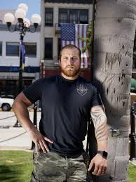 Scam haters united can you please tell me if matthew gifford is a scammer we have been chatting for a week now i've got some pictures he sent me if you need to see there. Facebook Connected Her To A Tattooed Soldier In Iraq Or So She Thought The New York Times