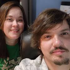 How to fix a leaking pool liner due to stretching?