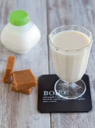 Yaourt A Boire Au Coulis De Caramel Cremeux A La Yaourtiere Recette Yaourt A Boire Recette Yaourt Recettes De Cuisine