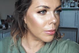BECCA Cosmetics : My guide to getting the GLOW.
