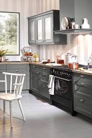 Graue Kuche Im Landhausstil Grey Farmhouse Kitchen In 2020 Haus Kuchen Kuche Landhausstil Landhauskuche