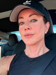 Gems from this past weeks podcasts: 💎 Your obsessions become your  possessions. 💎 True change is not behavior change it is identity change.  💎 Give your goals a time and place to