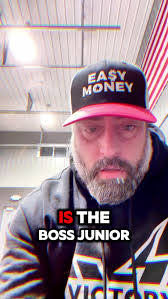 Darryl Sloan's Instagram, Twitter & Facebook