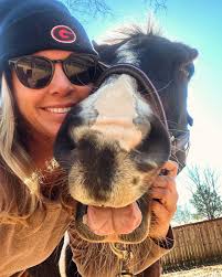 Experienced horse owners wanted for mini horse