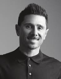 L E A D E R S O F I N F L U E N C E :