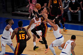 Trae young (atlanta hawks) with a buzzer beater vs the new york knicks, 05/23/2021. J6fuwnupnysaxm