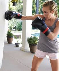 Carrie underwood bends over for flexible shorts stretch. Carrie Underwood S Yoga Pants Photo Sparks Complaints