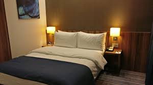 With a stay at holiday inn express frankfurt city hauptbahnhof, you'll be centrally located in frankfurt, steps from financial district and 6 minutes by foot from frankfurt opera house. Review Holiday Inn Express Frankfurt City Hauptbahnhof Reisetopia