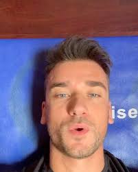 Allenamento iniziato..💪🏻 da notare le infradito sullo sfondo 🤪  #nevergiveup