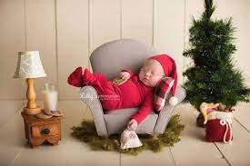 20 Creative And Cute Photo Ideas For Baby S First Christmas Christmas Baby Pictures Newborn Christmas Photos Baby Christmas Photos