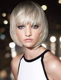 Carré court dégradé pour donner du mouvement aux cheveux et arborer coupe courte effilee avec frange coiffure coupe carre court les tendances mode du automne hiver 2017 coupe de cheveux carré dégradé … Quelle Coupe De Cheveux Carre Degrade Pour Vous