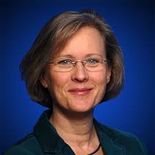 Deanna Bates's Instagram, Twitter & Facebook