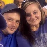 Kari Cates's Instagram, Twitter & Facebook