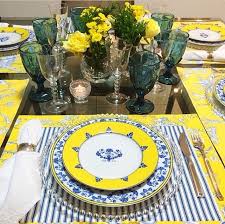 Mesa Com Porcelana Castelo Branco Da Vista Alegre E Jogo Americano Blauss Maison Combinacao Perfeita Mesa Decoracoes De Mesa Mesa Posta