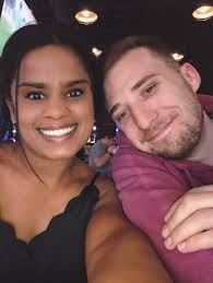 Laura + Matt Grodsky (@preschoolsweethearts) • Facebook