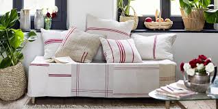 Un canapé ingénieux capable de se transformer en lits superposés. Deco Recup Coudre Une Housse De Banquette Et Ses Coussins Assortis Marie Claire