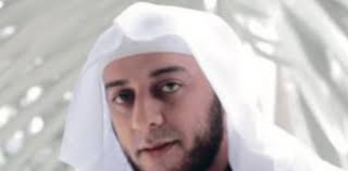 Syekh ali jaber melanjutkan, dirinya tidak mengetahui apakah pelaku beraksi seorang diri atau ada orang lain yang mungkin melarikan diri setelah penusukan. Syekh Ali Jaber Observer