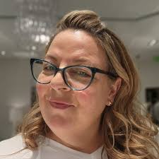 This mural is almost done! I finished painting these doves today and I love  how they turned out. Pictures of the final piece coming soon 😉 Ides Half  Moon Bay