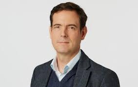 Prince William meets a familiar face as he takes to the streets to sell Big  Issue once more