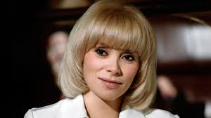 Mireille darc, le style d'une icône. Video Retour Sur La Carriere De Mireille Darc Icone Du Cinema Francais