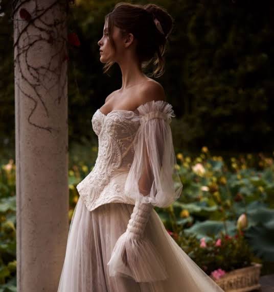 2027 Wedding Trends: Statement Dresses & Elevated Details