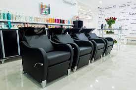 Translations of the phrase salon esthétique from french to english and examples of the use of salon esthétique in translation of salon esthétique in english. Notre Salon De Coiffure Et D Esthetique Est Equipe De Materiels Tres Haut De Gamme Dans
