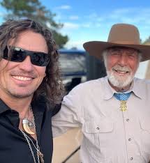 How y'all doing tonight? 📸 Frank Steiger. . . . .#tuesdaythoughts  #supportourveterans #suppourtroops #supportourpolice #musiconamission  #davebrayusa