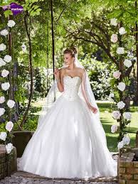 Mariées de provence vous donner la possibilité de créer votre robe de mariée sur mesure avec le forfait création. Robe De Mariee Montsegur Robe De Mariee Feerique Robe De Mariage Princesse Sur Robe De Mariee Pronuptia Robe De Mariee Collection 2017 Robe De Mariee
