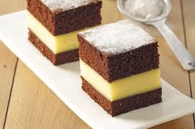 Hidangan ini tentunya akan cocok disajikan ketika keluarga besar datang berkumpul dirumah. Enggak Hanya Enak Dilihat Kue Cokelat Lapis Vla Ini Rasanya Juga Enggak Kalah Sedap Semua Halaman Sajian Sedap