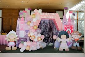 How to train your dragon birthday party decor ideas duct tape gate. Amanda Laureen S It S A Small World Themed Party 1st Birthday Party Doll Manila