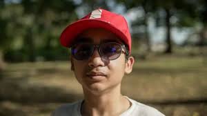 O homem que descobre novas espécies de tubarão em mercado de peixes