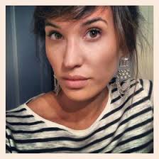 Caroline Tello (carolinetello)