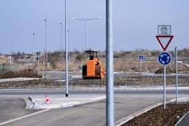 Er antwortet mit (einige höfliche worte). Unechter Kreisverkehr So Verhalten Sie Sich Richtig