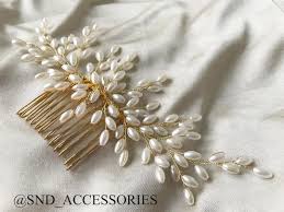 Incili Tarak Inci Boncuklar Kullanilmistir Bilgi Ve Siparis Icin Dm Hair Combs Decorated With Swarovski Crystal Beads And Pearls Boncuk Gelin Swarovski