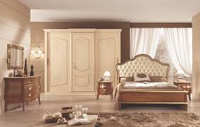 Così, lo spazio non sarà troppo carico. Composizione 9 Alfieri Camera Da Letto Elegante