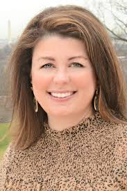 Staging day!! #comingsoon #gorgeous #pool #kwrealty #sellinthedream