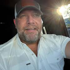 These two and my wife @jessismithknifewife crushed it again! All knives and  merchandise have been shipped! Thankful for great employees! Great  companies are made great because they have great people. So many