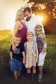 Pin By Jodi Fellegy On Family Photography Photography Poses Family Family Picture Poses Family Portrait Poses