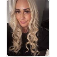 Kristy Coates's Instagram, Twitter & Facebook