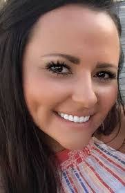 Laura Veal's Instagram, Twitter & Facebook