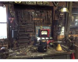 Pin Von Stephanie Sasso Auf Garage Garagen Innen Arbeitsraum In Der Garage Kfz Werkstatt